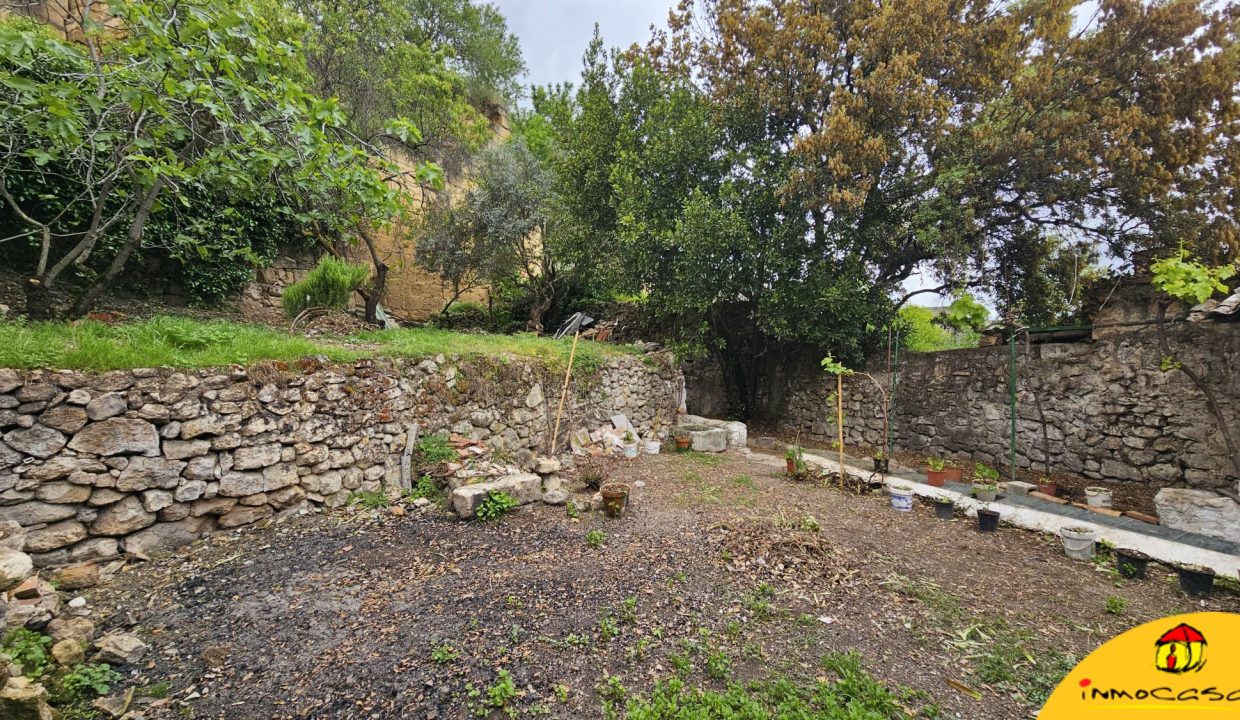 7 - Inmobiliaria - Alcala la Real - Inmocasa - Venta - Casa - Casco Antiguo - Mota - Antigua - Sin reformar - Patio de tierra