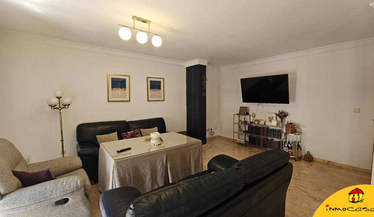 7 - Inmobiliaria - Alcala la Real - Inmocasa - Venta - Dos pisos unidos - Paseo de los Alamos - Ascensor - Garaje - Calefaccion gas - Ultima planta - Aire acondici