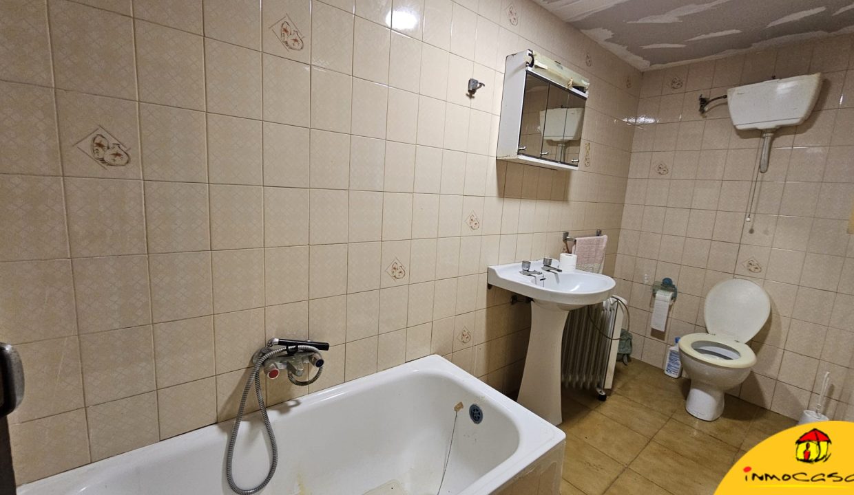 9 - Inmobiliaria - Alcala la Real - Inmocasa - Venta - Casa - Casco Antiguo - Mota - Antigua - Sin reformar - Patio de tierra