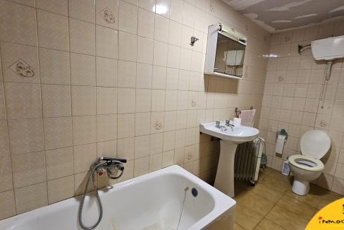 9 - Inmobiliaria - Alcala la Real - Inmocasa - Venta - Casa - Casco Antiguo - Mota - Antigua - Sin reformar - Patio de tierra