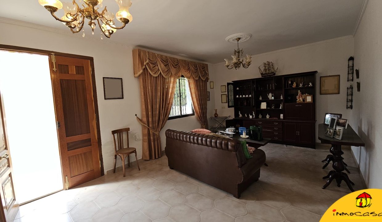 1 - Inmobiliaria - Alcala la Real - Inmocasa - Venta - Casa - La Rabita - Cochera cerrada - Gran Patio - Terraza - Patín - Amueblada - Muy luminosa