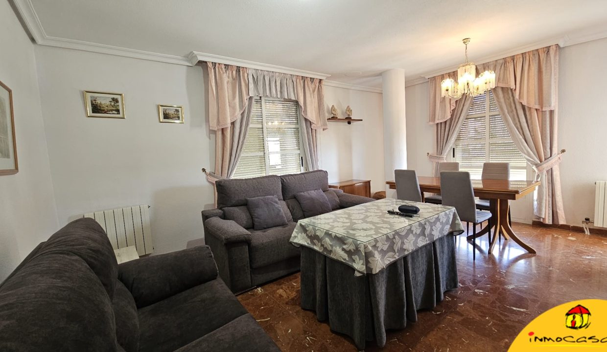 1 - Inmobiliaria - Alcala la Real - Inmocasa - Venta - Piso - Zona Instituto - Ascensor - Garaje - Trastero - Calefacción gas - Amueblado - Orientación Este - Luminoso