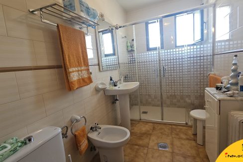 10 - Inmobiliaria - Alcala la Real - Inmocasa - Alquiler - Casa - Zona Mercadona - Cochera cerrada - Patio - Terraza - Amueblada