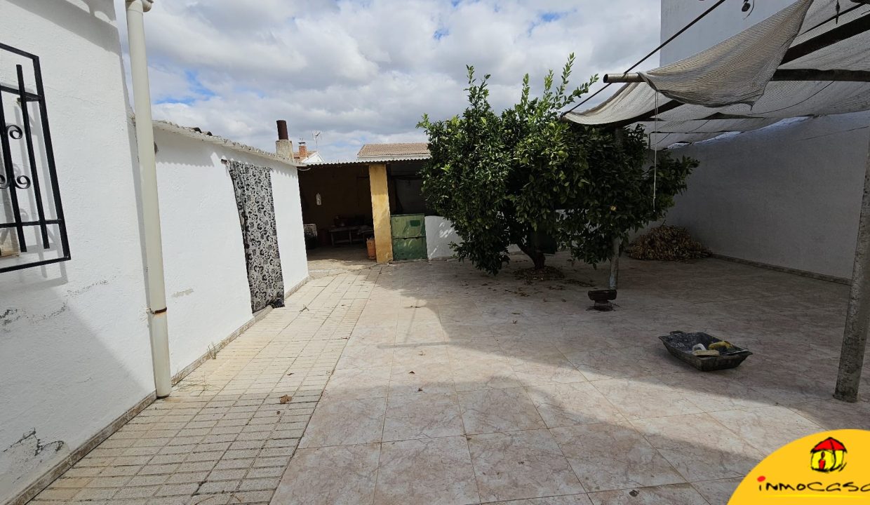 10 - Inmobiliaria - Alcala la Real - Inmocasa - Venta - Casa - La Rabita - Cochera cerrada - Gran Patio - Terraza - Patín - Amueblada - Muy luminosa