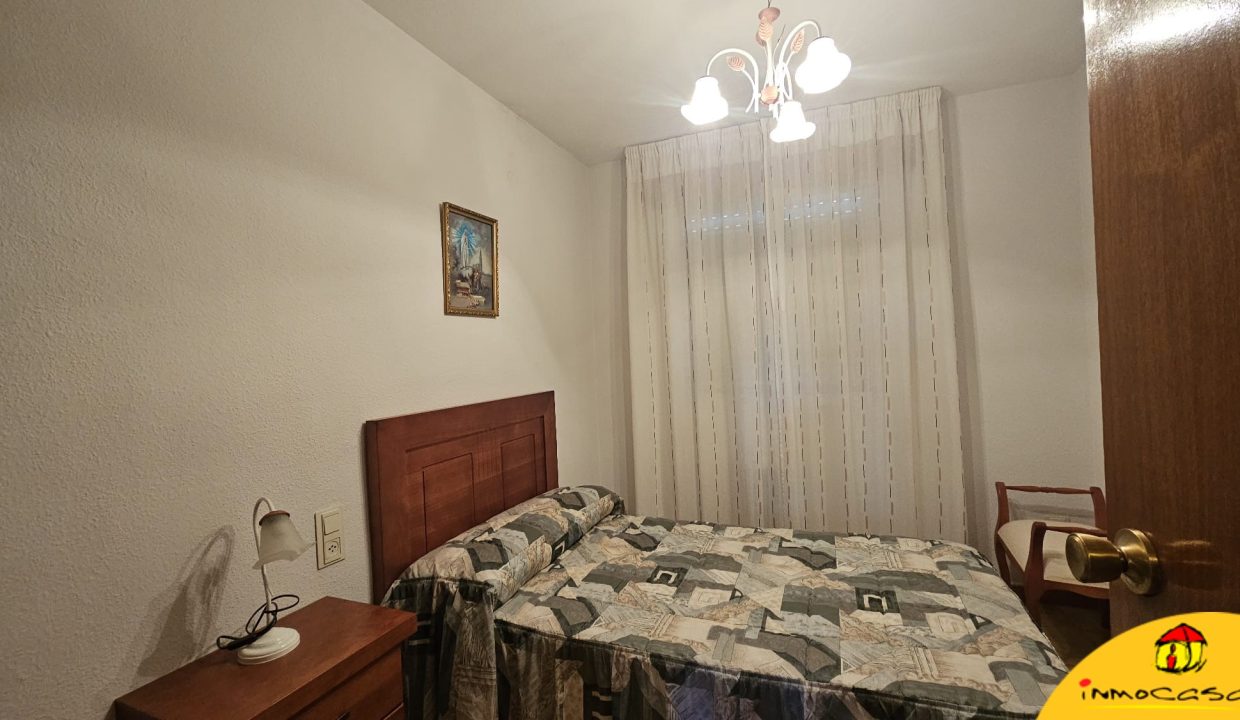 11 - Inmobiliaria - Alcala la Real - Inmocasa - Alquiler - Casa - Zona Mercadona - Cochera cerrada - Patio - Terraza - Amueblada