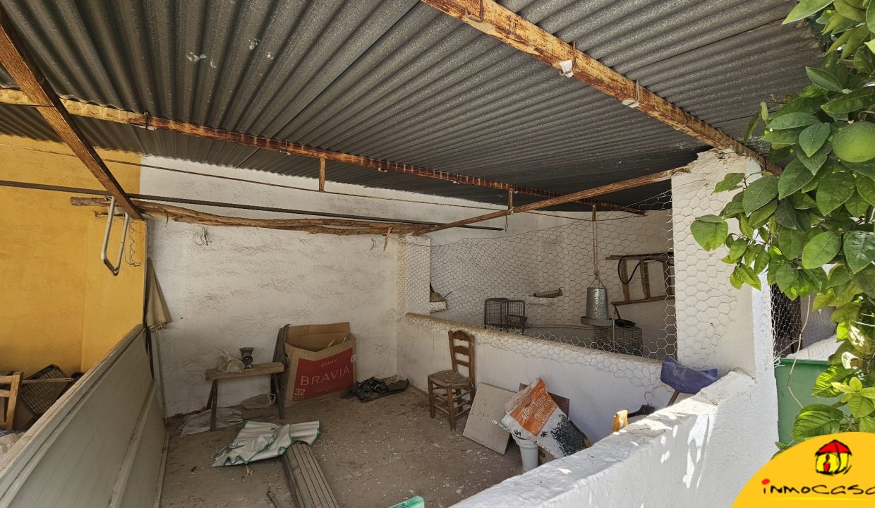 12 - Inmobiliaria - Alcala la Real - Inmocasa - Venta - Casa - La Rabita - Cochera cerrada - Gran Patio - Terraza - Patín - Amueblada - Muy luminosa