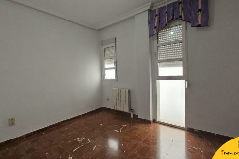 12 - Inmobiliaria - Alcala la Real - Inmocasa - Venta - Piso - Zona Instituto - Ascensor - Garaje - Trastero - Calefacción gas - Amueblado - Orientación Este - Luminoso