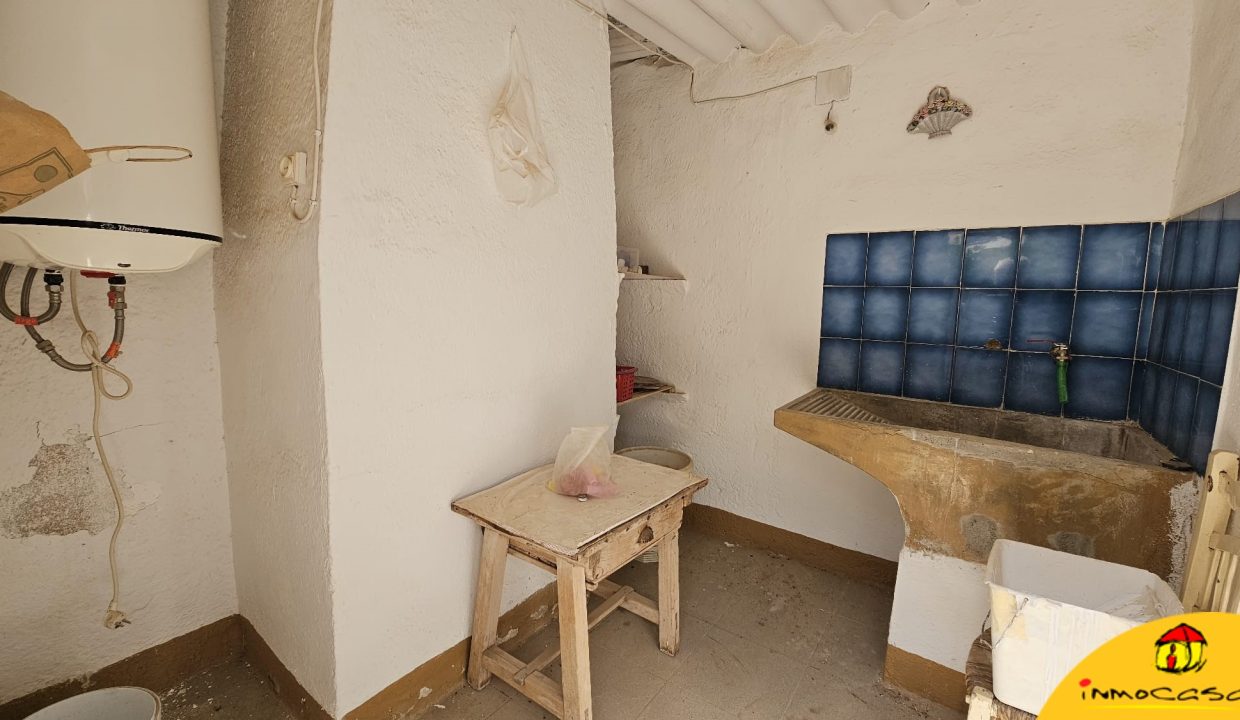 14 - Inmobiliaria - Alcala la Real - Inmocasa - Venta - Casa - La Rabita - Cochera cerrada - Gran Patio - Terraza - Patín - Amueblada - Muy luminosa