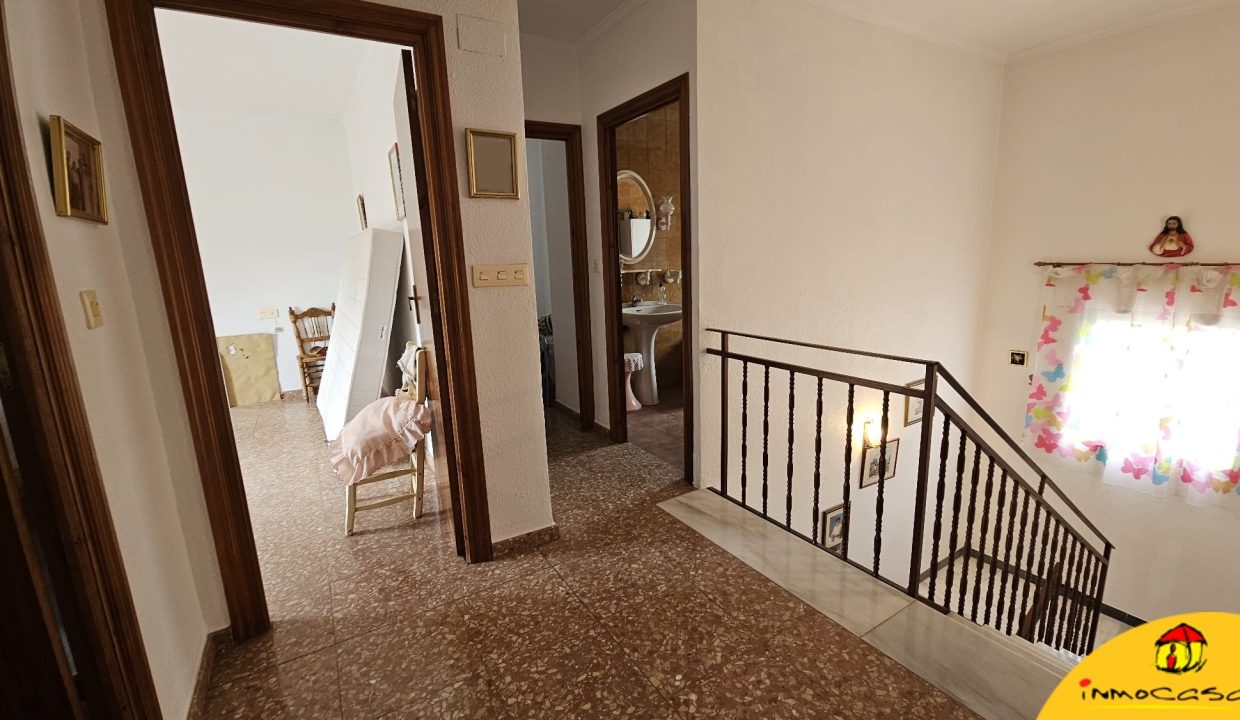 16 - Inmobiliaria - Alcala la Real - Inmocasa - Venta - Casa - La Rabita - Cochera cerrada - Gran Patio - Terraza - Patín - Amueblada - Muy luminosa