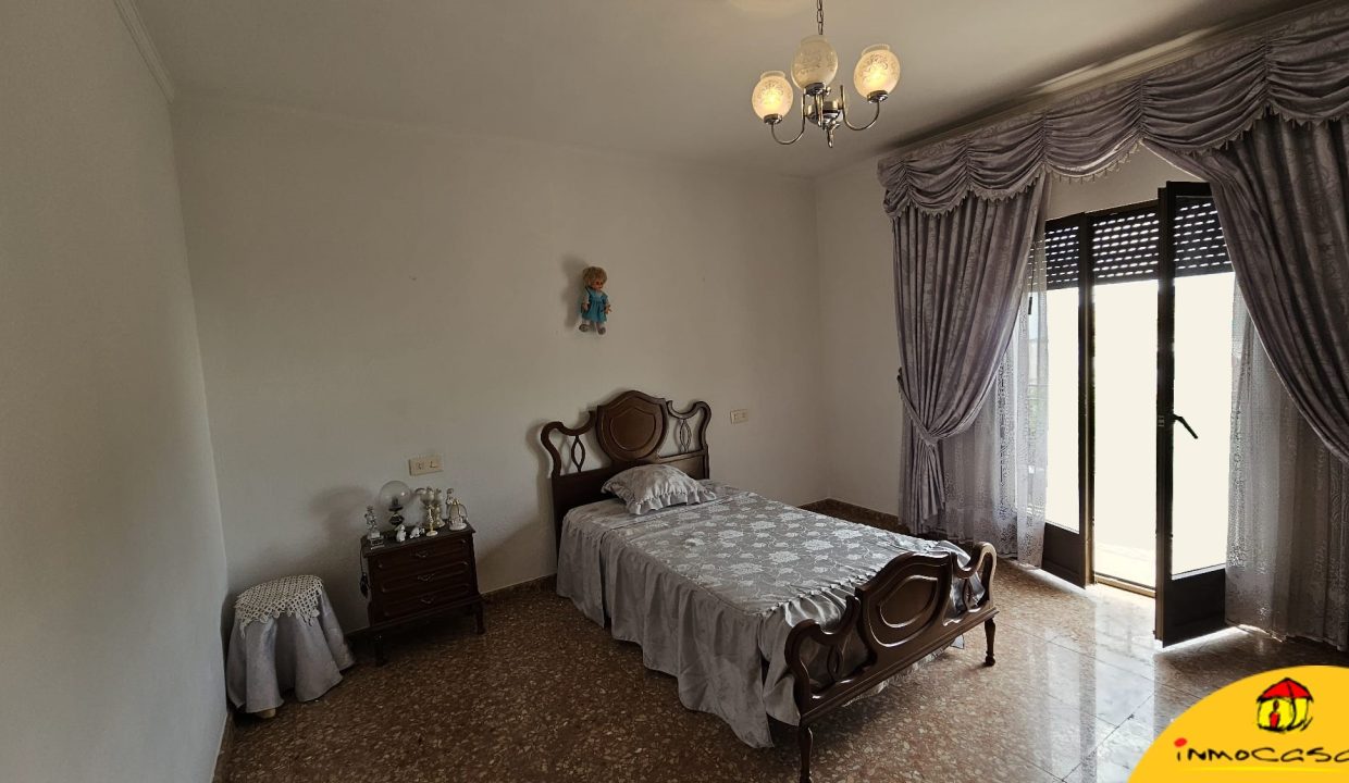 18 - Inmobiliaria - Alcala la Real - Inmocasa - Venta - Casa - La Rabita - Cochera cerrada - Gran Patio - Terraza - Patín - Amueblada - Muy luminosa