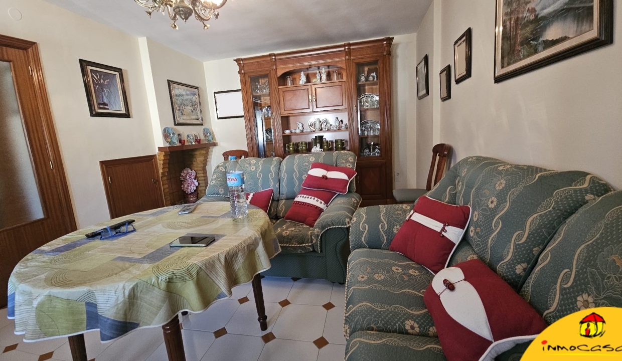 2 - Inmobiliaria - Alcala la Real - Inmocasa - Alquiler - Casa - Zona Mercadona - Cochera cerrada - Patio - Terraza - Amueblada