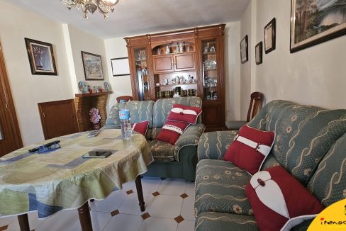 2 - Inmobiliaria - Alcala la Real - Inmocasa - Alquiler - Casa - Zona Mercadona - Cochera cerrada - Patio - Terraza - Amueblada