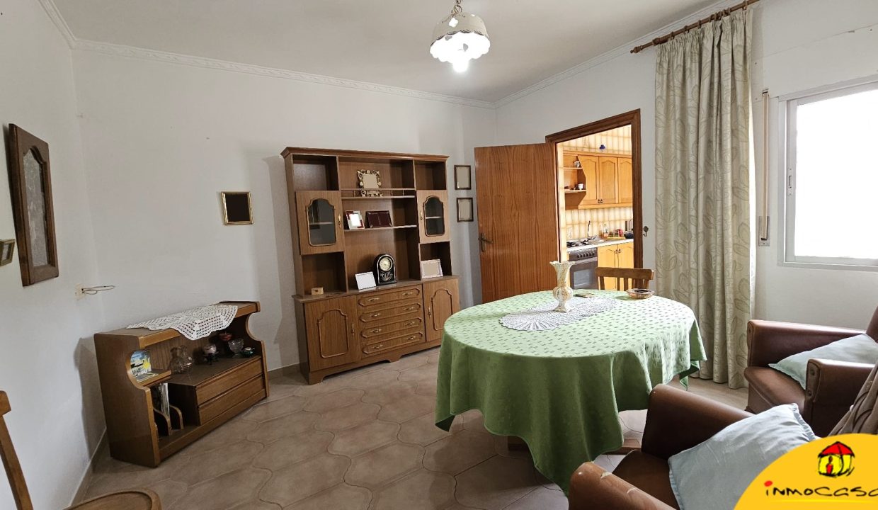 2 - Inmobiliaria - Alcala la Real - Inmocasa - Venta - Casa - La Rabita - Cochera cerrada - Gran Patio - Terraza - Patín - Amueblada - Muy luminosa