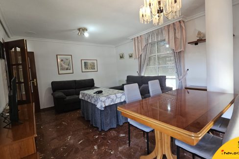 2 - Inmobiliaria - Alcala la Real - Inmocasa - Venta - Piso - Zona Instituto - Ascensor - Garaje - Trastero - Calefacción gas - Amueblado - Orientación Este - Luminoso