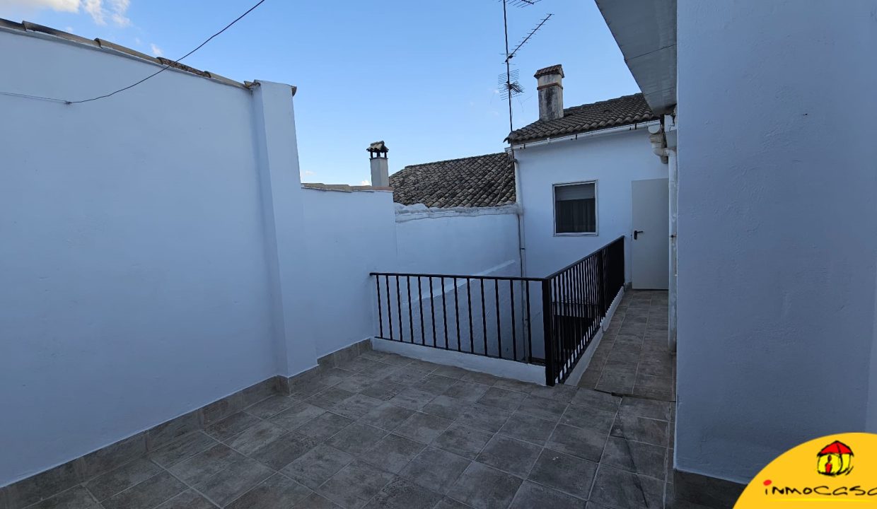 21 - Inmobiliaria - Alcala la Real - Inmocasa - Venta - Casa - Juzgados - Reformada - Patio - Terraza - Amueblada