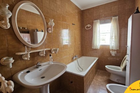 21 - Inmobiliaria - Alcala la Real - Inmocasa - Venta - Casa - La Rabita - Cochera cerrada - Gran Patio - Terraza - Patín - Amueblada - Muy luminosa