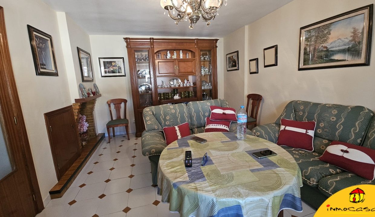 3 - Inmobiliaria - Alcala la Real - Inmocasa - Alquiler - Casa - Zona Mercadona - Cochera cerrada - Patio - Terraza - Amueblada