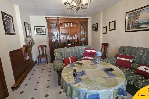 3 - Inmobiliaria - Alcala la Real - Inmocasa - Alquiler - Casa - Zona Mercadona - Cochera cerrada - Patio - Terraza - Amueblada