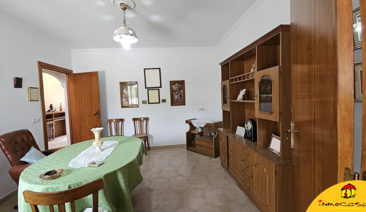 3 - Inmobiliaria - Alcala la Real - Inmocasa - Venta - Casa - La Rabita - Cochera cerrada - Gran Patio - Terraza - Patín - Amueblada - Muy luminosa