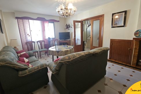 4 - Inmobiliaria - Alcala la Real - Inmocasa - Alquiler - Casa - Zona Mercadona - Cochera cerrada - Patio - Terraza - Amueblada