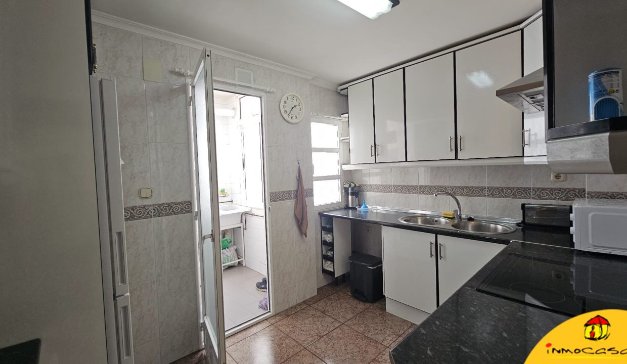 4 - Inmobiliaria - Alcala la Real - Inmocasa - Venta - Piso - Zona Instituto - Ascensor - Garaje - Trastero - Calefacción gas - Amueblado - Orientación Este - Luminoso