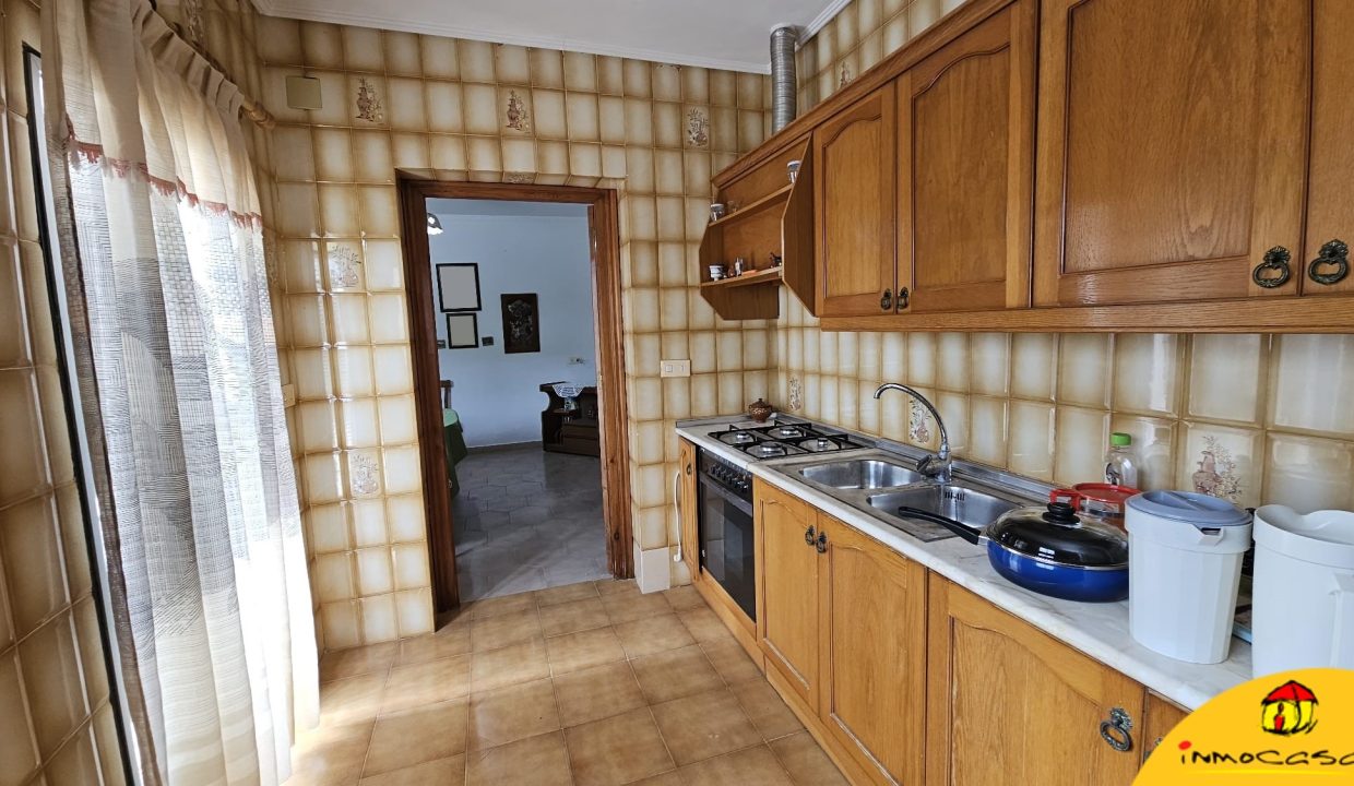 5 - Inmobiliaria - Alcala la Real - Inmocasa - Venta - Casa - La Rabita - Cochera cerrada - Gran Patio - Terraza - Patín - Amueblada - Muy luminosa