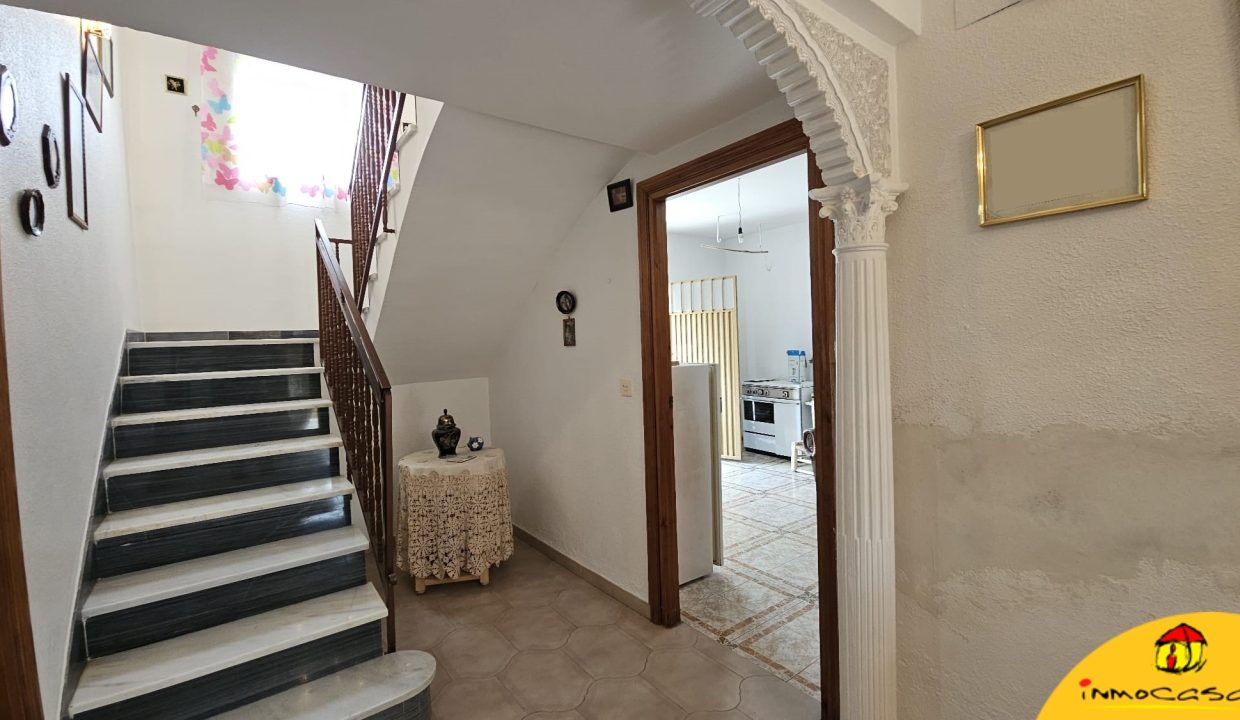 6 - Inmobiliaria - Alcala la Real - Inmocasa - Venta - Casa - La Rabita - Cochera cerrada - Gran Patio - Terraza - Patín - Amueblada - Muy luminosa