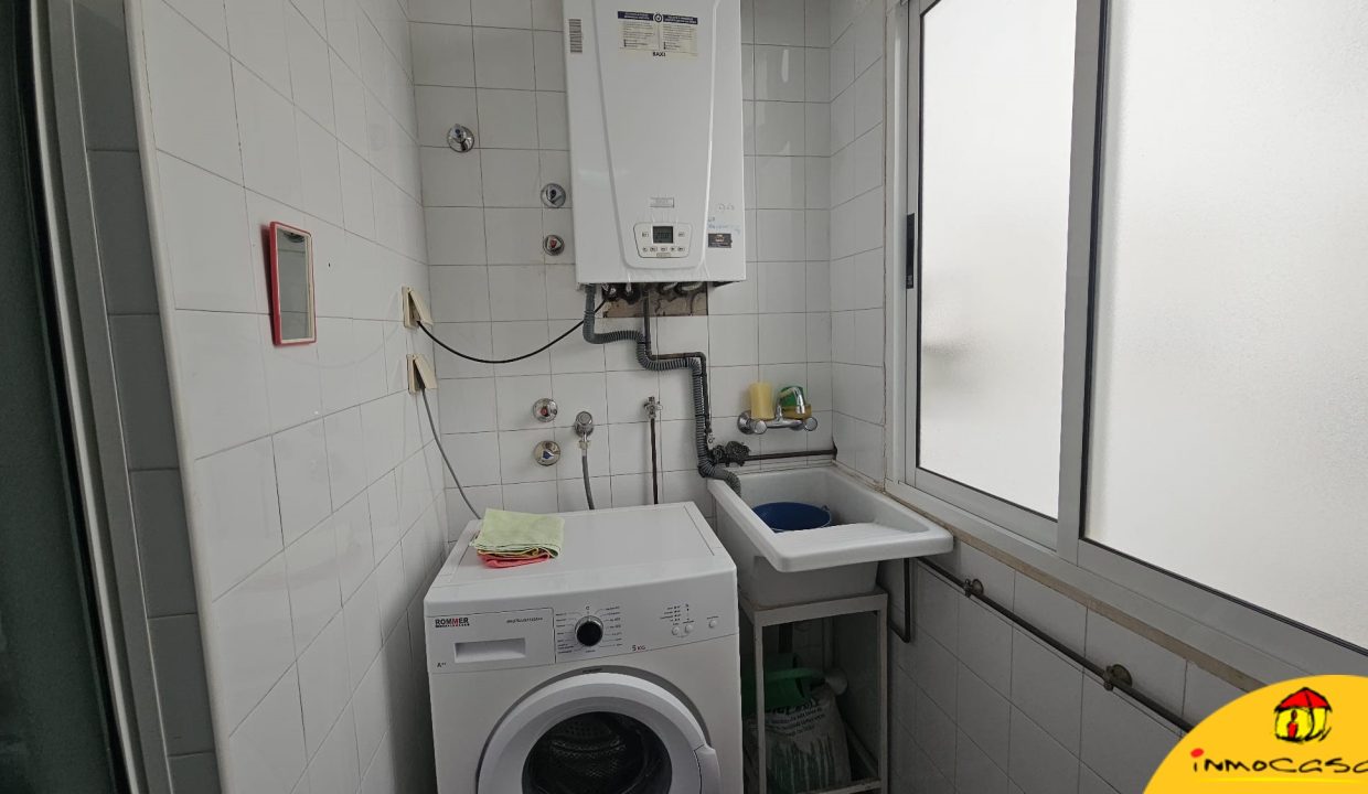 6 - Inmobiliaria - Alcala la Real - Inmocasa - Venta - Piso - Zona Instituto - Ascensor - Garaje - Trastero - Calefacción gas - Amueblado - Orientación Este - Luminoso