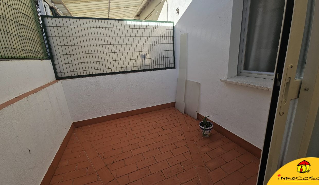 7 - Inmobiliaria - Alcala la Real - Inmocasa - Alquiler - Casa - Zona Mercadona - Cochera cerrada - Patio - Terraza - Amueblada