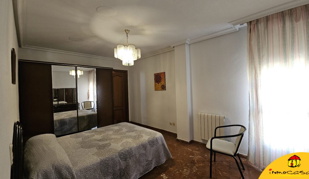 7 - Inmobiliaria - Alcala la Real - Inmocasa - Venta - Piso - Zona Instituto - Ascensor - Garaje - Trastero - Calefacción gas - Amueblado - Orientación Este - Luminoso