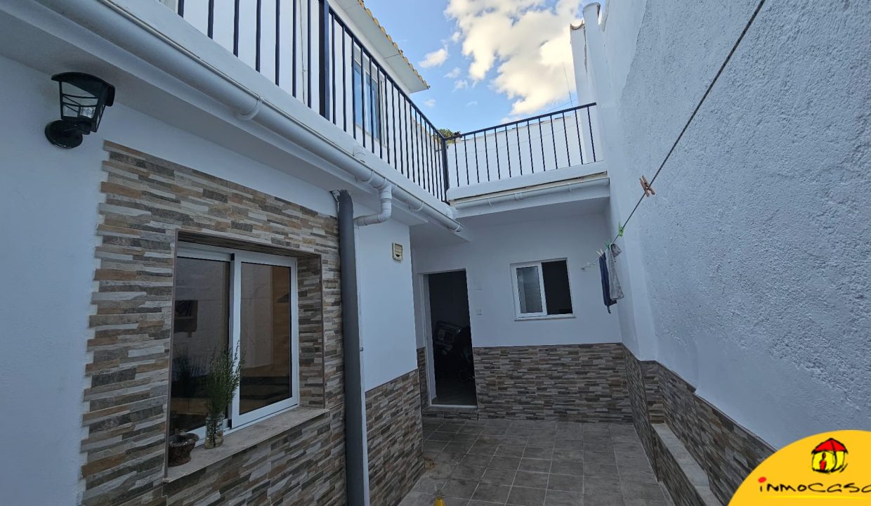 8 - Inmobiliaria - Alcala la Real - Inmocasa - Venta - Casa - Juzgados - Reformada - Patio - Terraza - Amueblada