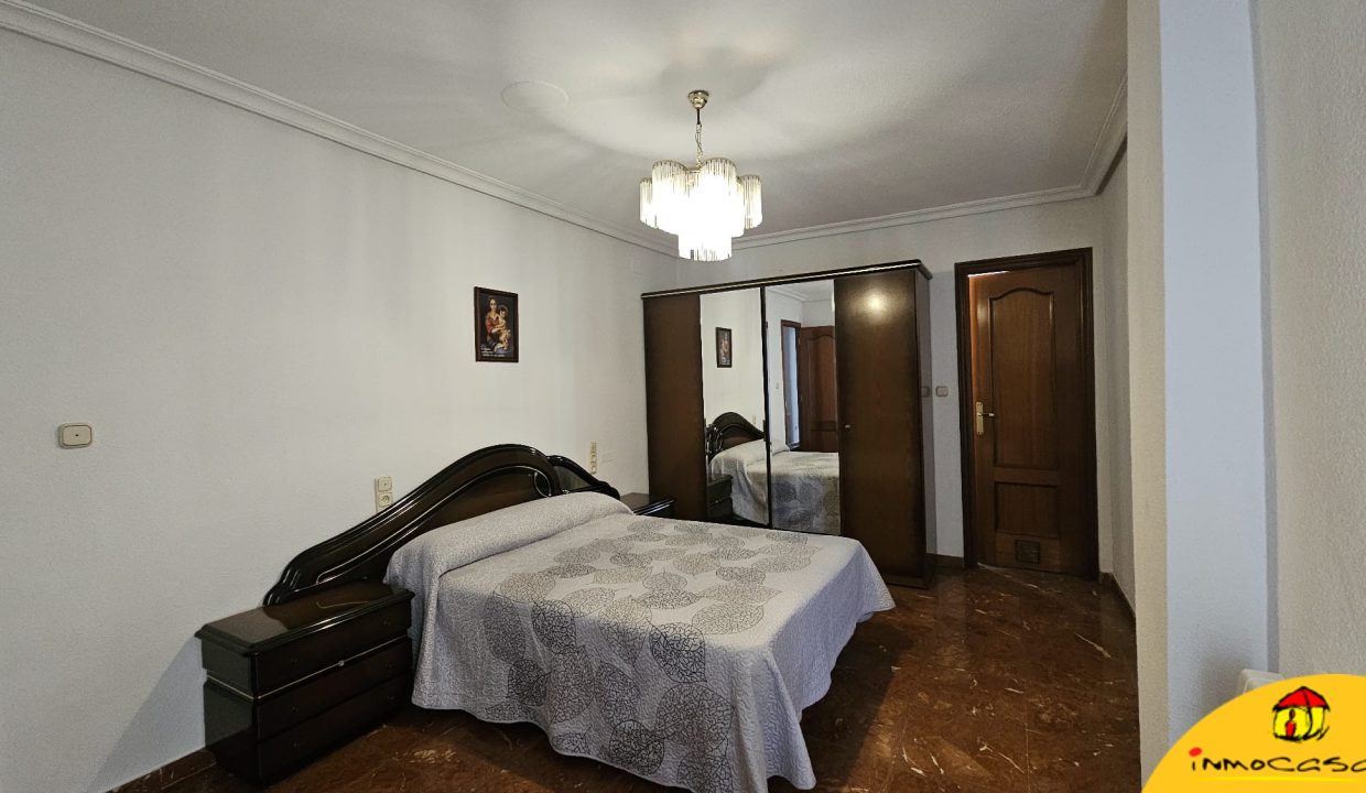 8 - Inmobiliaria - Alcala la Real - Inmocasa - Venta - Piso - Zona Instituto - Ascensor - Garaje - Trastero - Calefacción gas - Amueblado - Orientación Este - Luminoso