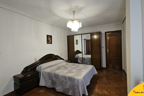 8 - Inmobiliaria - Alcala la Real - Inmocasa - Venta - Piso - Zona Instituto - Ascensor - Garaje - Trastero - Calefacción gas - Amueblado - Orientación Este - Luminoso