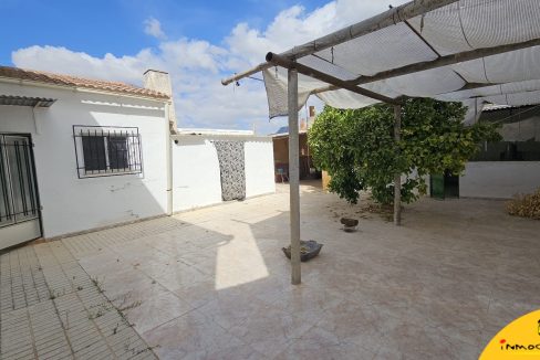 Inmobiliaria - Alcala la Real - Inmocasa - Venta - Casa - La Rabita - Cochera cerrada - Gran Patio - Terraza - Patín - Amueblada - Muy luminosa