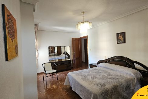 9 - Inmobiliaria - Alcala la Real - Inmocasa - Venta - Piso - Zona Instituto - Ascensor - Garaje - Trastero - Calefacción gas - Amueblado - Orientación Este - Luminoso