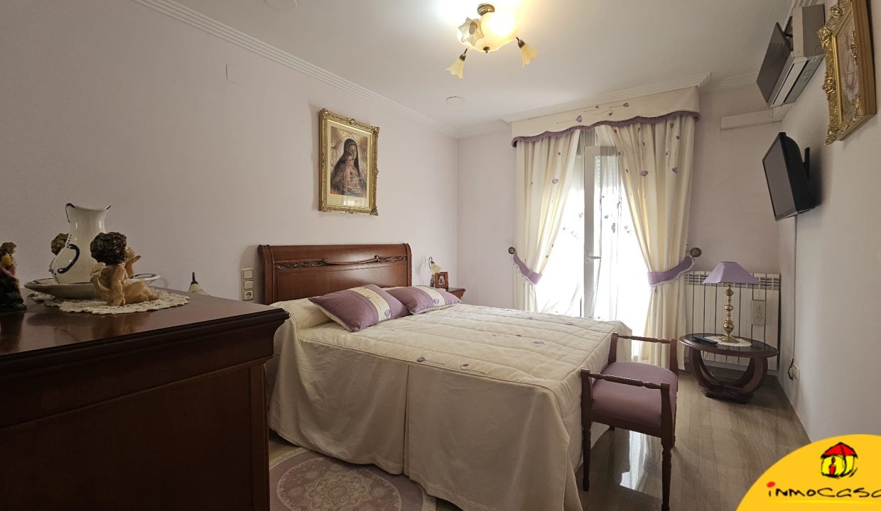 10 - Inmobiliaria - Alcala la Real - Inmocasa - Venta - Piso - Ascensor - Garaje - Trastero - Calefacción gas - Orientación Suroeste - Luminoso - Vistas - Equipado - Aire