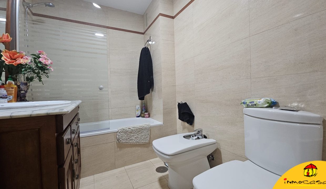 13 - Inmobiliaria - Alcala la Real - Inmocasa - Venta - Piso - Ascensor - Garaje - Trastero - Calefacción gas - Orientación Suroeste - Luminoso - Vistas - Equipado - Aire