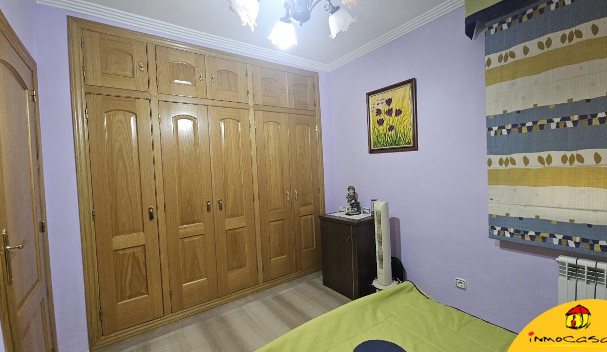 15 - Inmobiliaria - Alcala la Real - Inmocasa - Venta - Piso - Ascensor - Garaje - Trastero - Calefacción gas - Orientación Suroeste - Luminoso - Vistas - Equipado - Aire