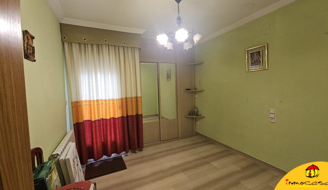 16 - Inmobiliaria - Alcala la Real - Inmocasa - Venta - Piso - Ascensor - Garaje - Trastero - Calefacción gas - Orientación Suroeste - Luminoso - Vistas - Equipado - Aire