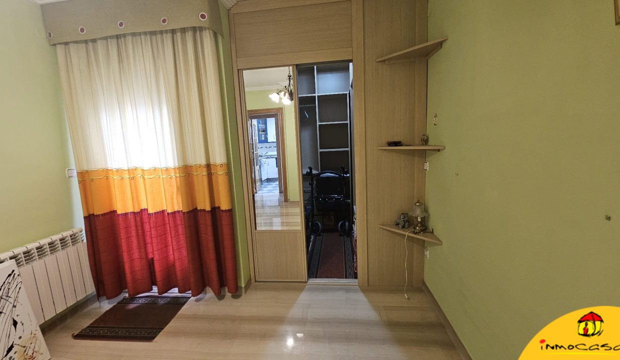 17 - Inmobiliaria - Alcala la Real - Inmocasa - Venta - Piso - Ascensor - Garaje - Trastero - Calefacción gas - Orientación Suroeste - Luminoso - Vistas - Equipado - Aire