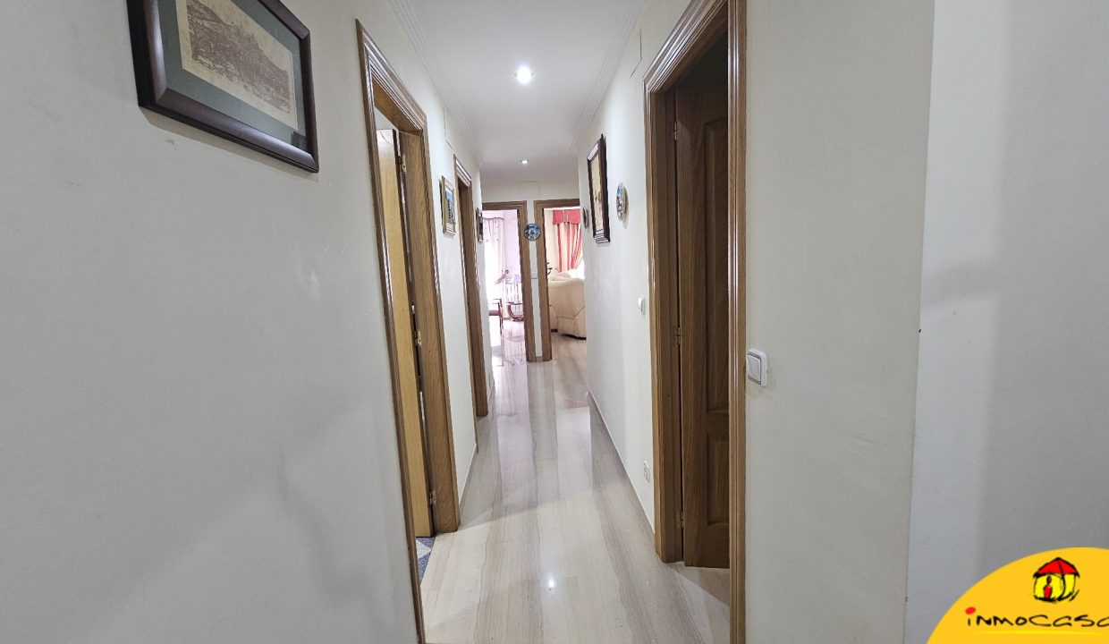 2 - Inmobiliaria - Alcala la Real - Inmocasa - Venta - Piso - Ascensor - Garaje - Trastero - Calefacción gas - Orientación Suroeste - Luminoso - Vistas - Equipado - Aire