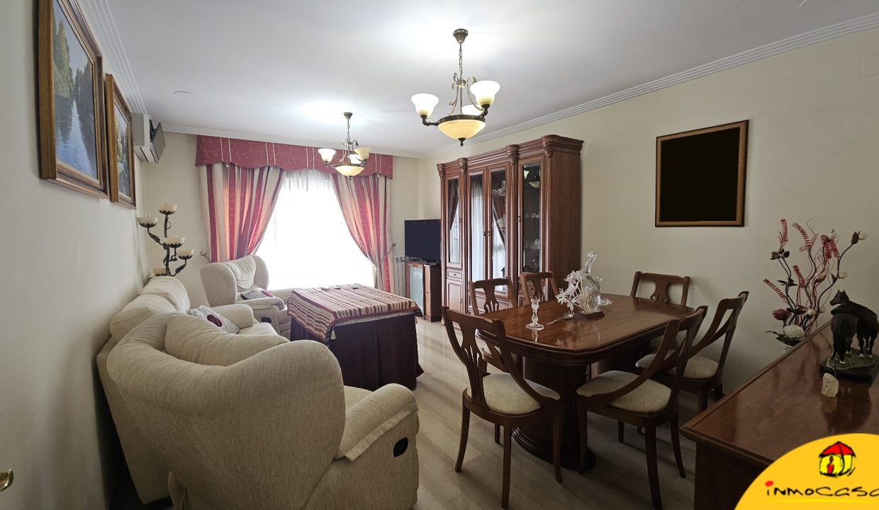 3 - Inmobiliaria - Alcala la Real - Inmocasa - Venta - Piso - Ascensor - Garaje - Trastero - Calefacción gas - Orientación Suroeste - Luminoso - Vistas - Equipado - Aire