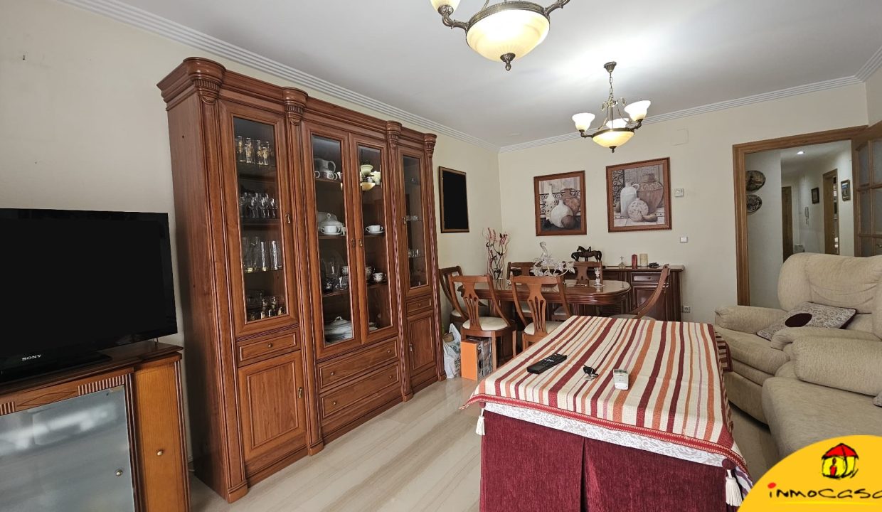 5 - Inmobiliaria - Alcala la Real - Inmocasa - Venta - Piso - Ascensor - Garaje - Trastero - Calefacción gas - Orientación Suroeste - Luminoso - Vistas - Equipado - Aire