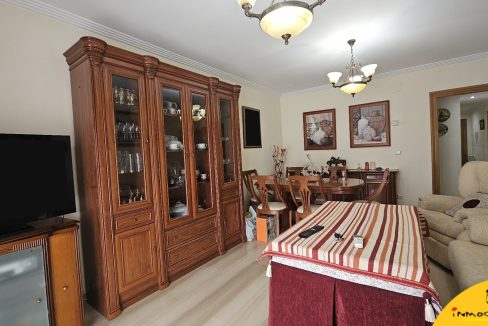 5 - Inmobiliaria - Alcala la Real - Inmocasa - Venta - Piso - Ascensor - Garaje - Trastero - Calefacción gas - Orientación Suroeste - Luminoso - Vistas - Equipado - Aire