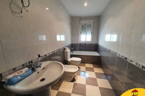 9 - Inmobiliaria - Alcala la Real - Inmocasa - Alquiler - Piso - Zona Tejuela - Amueblado - Ascensor - Garaje - Calefacción gas - Aire acondicionado - Vistas