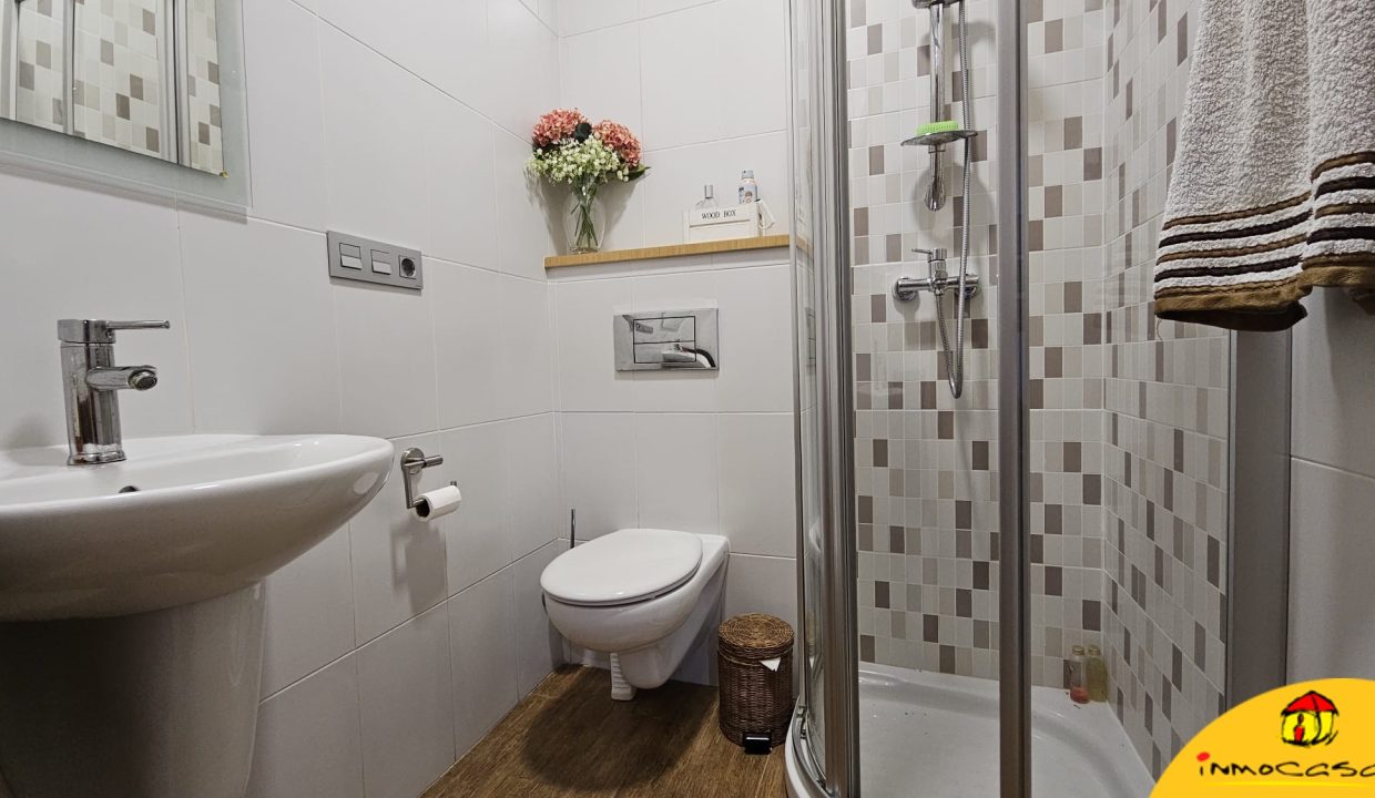 10 - Inmobiliaria - Alcala la Real - Inmocasa - Venta - Casa - Cauchil - Cochera - Cocinón - Chimenea - Terraza - Vistas - Orientación Suroeste - Calefacción gasoil