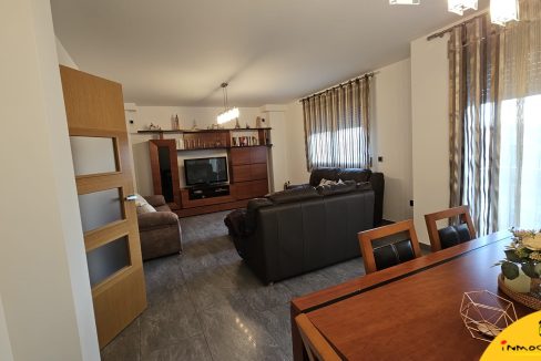 12 - Inmobiliaria - Alcala la Real - Inmocasa - Venta - Casa - Cauchil - Cochera - Cocinón - Chimenea - Terraza - Vistas - Orientación Suroeste - Calefacción gasoil