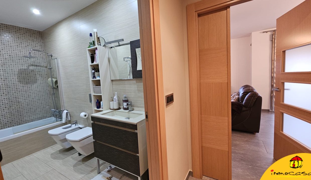 14 - Inmobiliaria - Alcala la Real - Inmocasa - Venta - Casa - Cauchil - Cochera - Cocinón - Chimenea - Terraza - Vistas - Orientación Suroeste - Calefacción gasoil