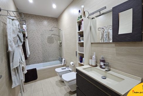 15 - Inmobiliaria - Alcala la Real - Inmocasa - Venta - Casa - Cauchil - Cochera - Cocinón - Chimenea - Terraza - Vistas - Orientación Suroeste - Calefacción gasoil