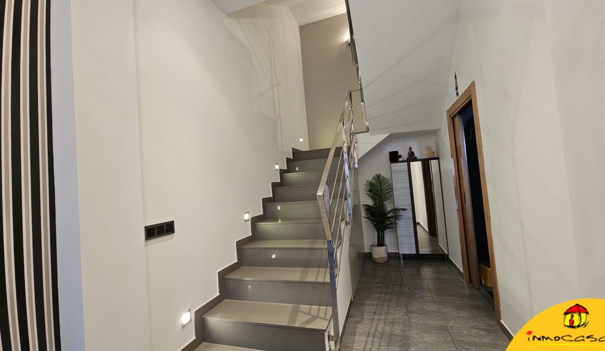 2 - Inmobiliaria - Alcala la Real - Inmocasa - Venta - Casa - Cauchil - Cochera - Cocinón - Chimenea - Terraza - Vistas - Orientación Suroeste - Calefacción gasoil